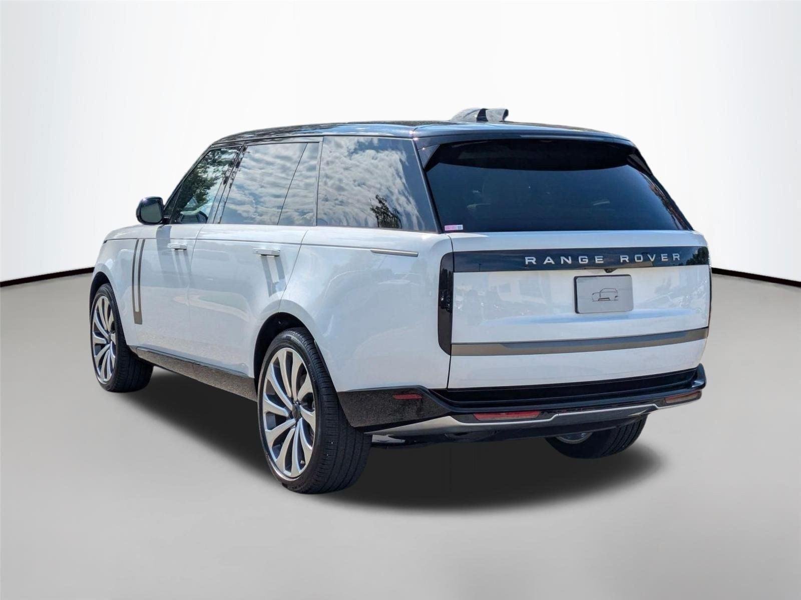 New 2026 Fuji White LAND ROVER SE 7 Seats image 7