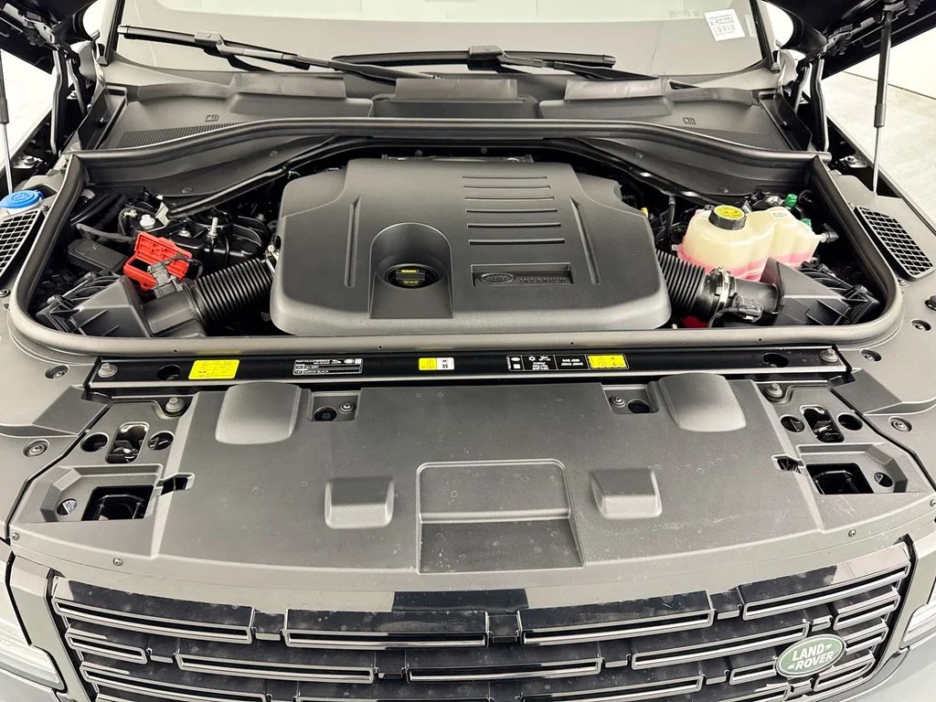 New 2026 Carpathian Grey Land Rover SE image 32