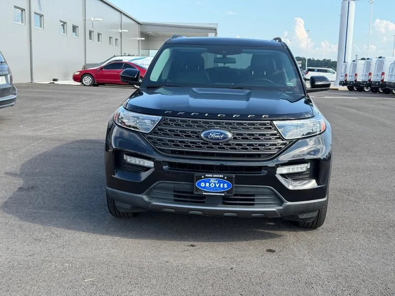 Certified Used 2022 Agate Black Metallic Ford XLT image 2