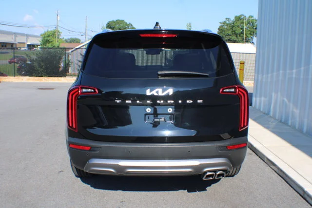 Used 2022 Ebony Black Kia EX image 17