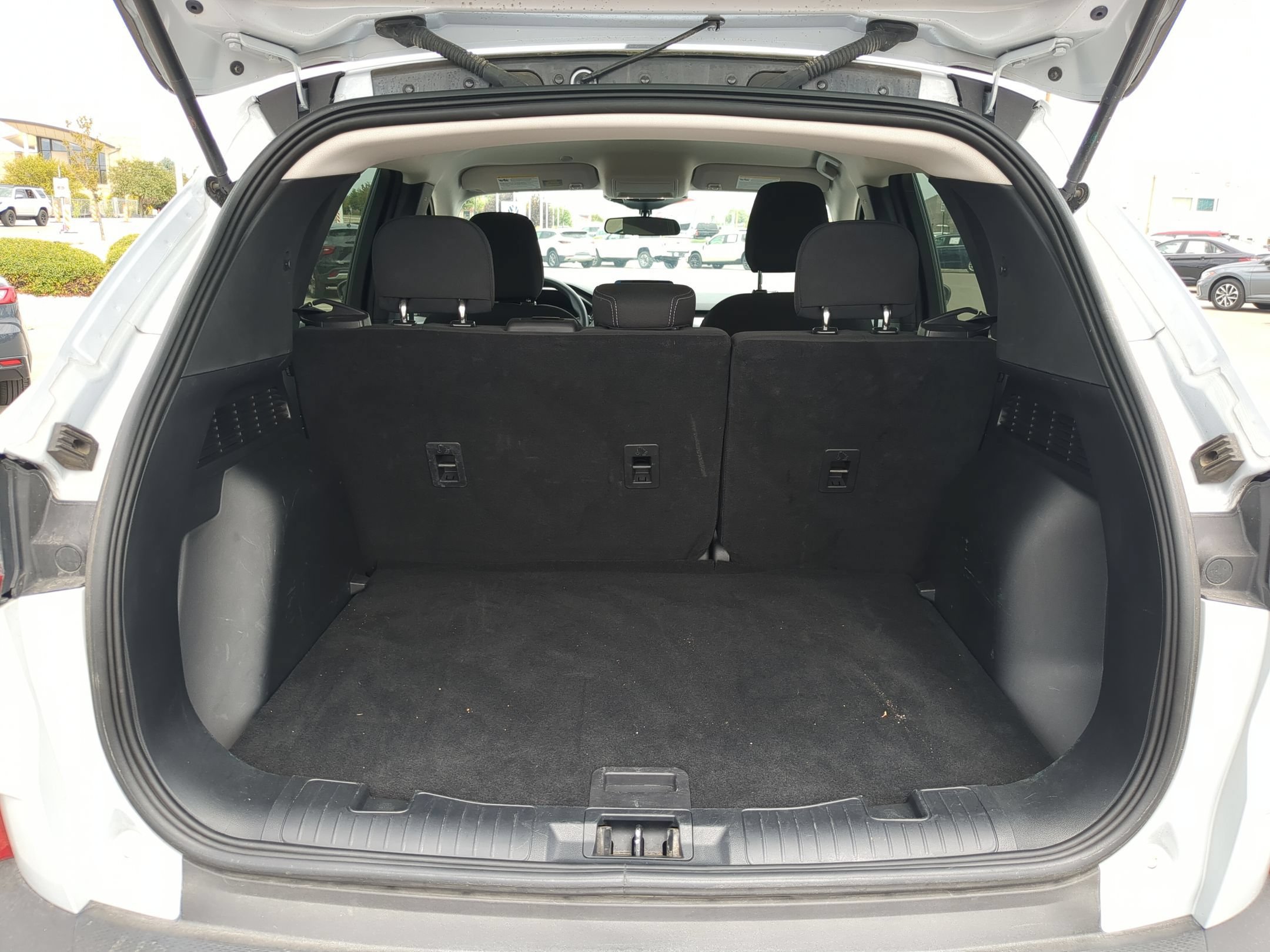 Used 2025 Silver Metallic Ford Active image 28