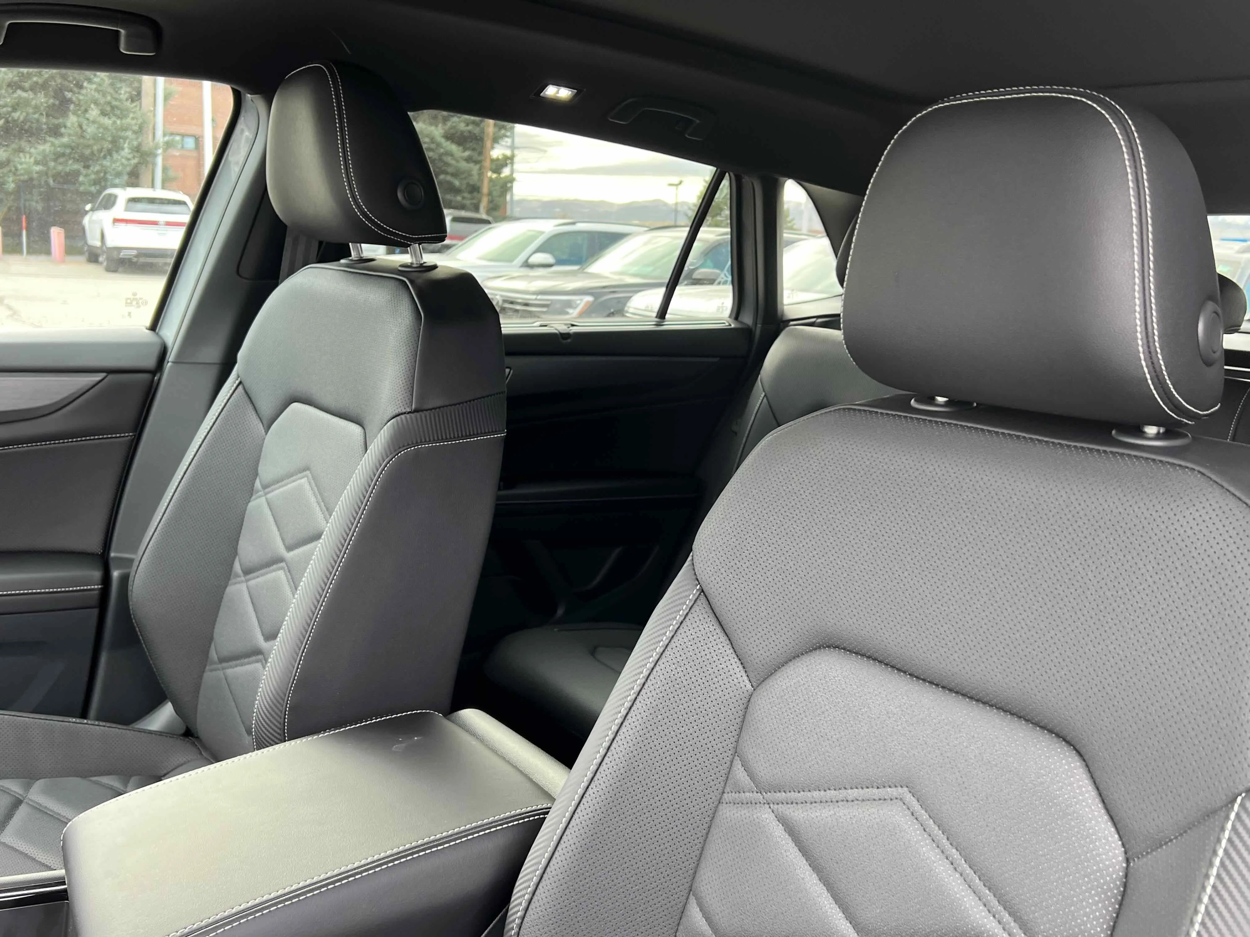 New 2026 Silver Mist Volkswagen 2.0T SE w/Technology image 16