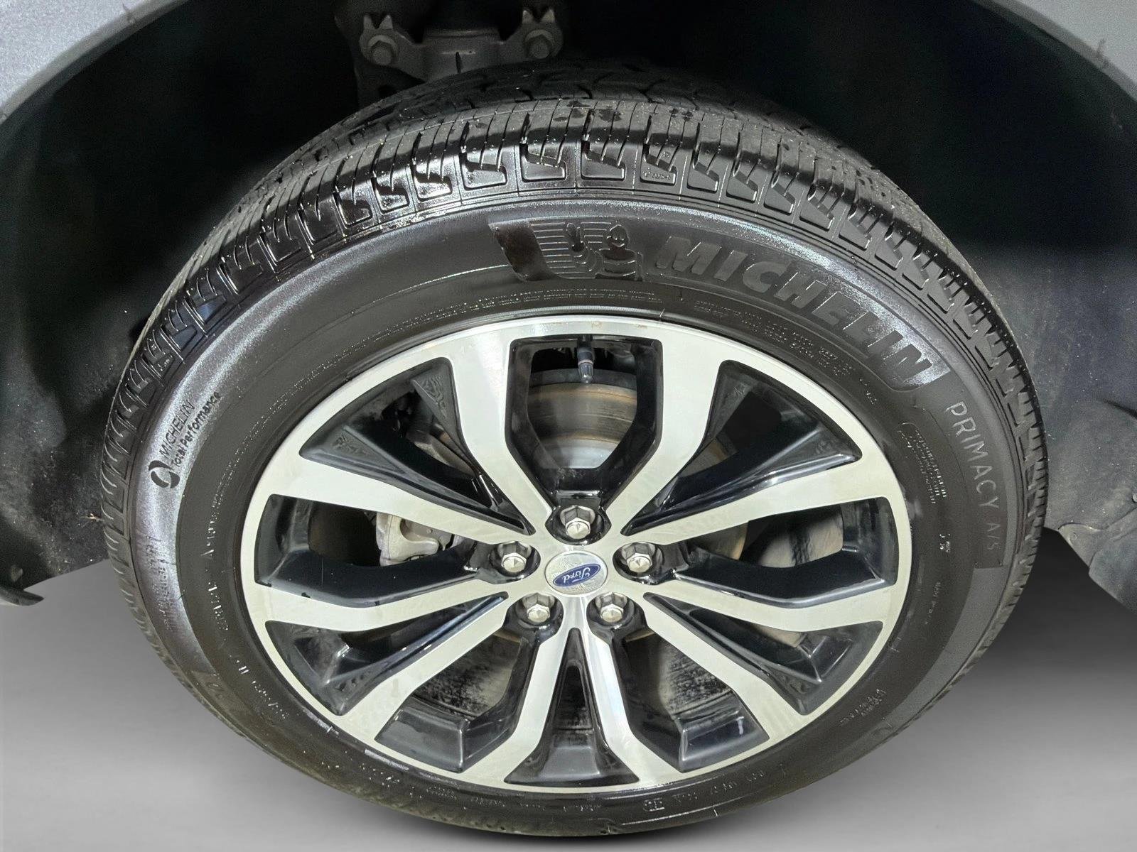 Used 2025 Agate Black Metallic Ford ST-Line image 18