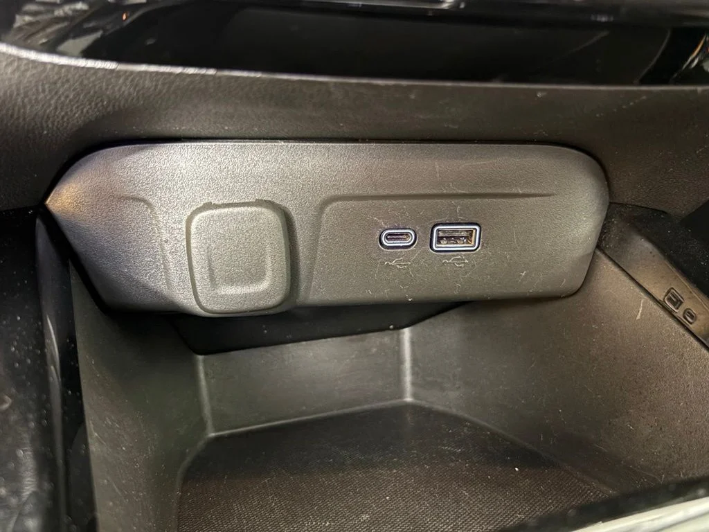 Used 2025 Black Chevrolet LT image 27