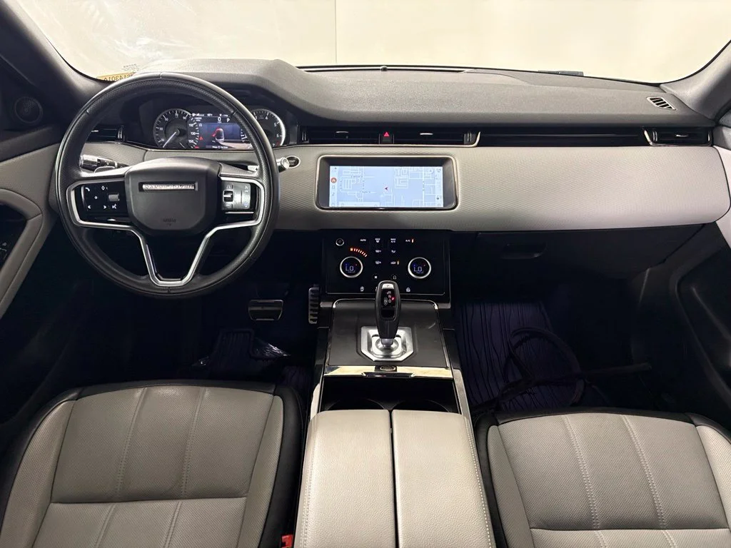 Used 2022 Silver Land Rover Dynamic image 41
