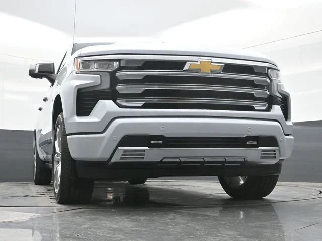 New 2026 Polar White Tricoat Chevrolet High Country image 22