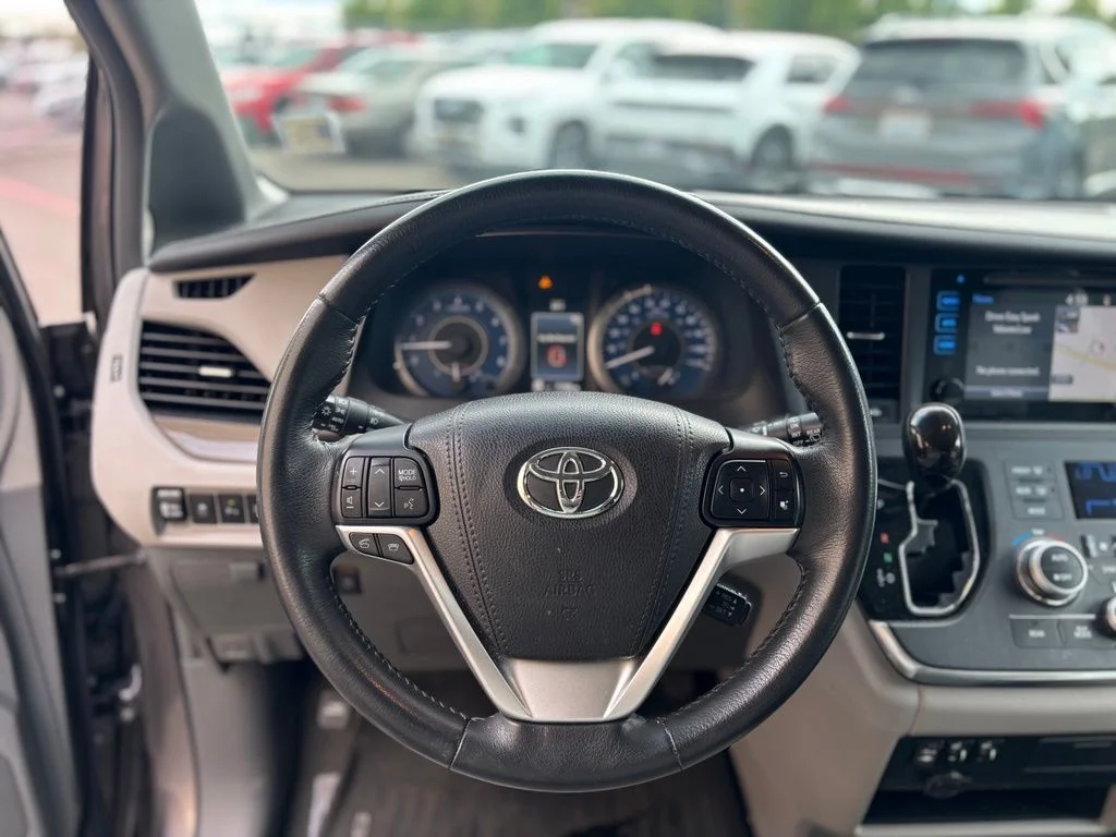 Used 2017 Predawn Gray Mica Toyota XLE image 25