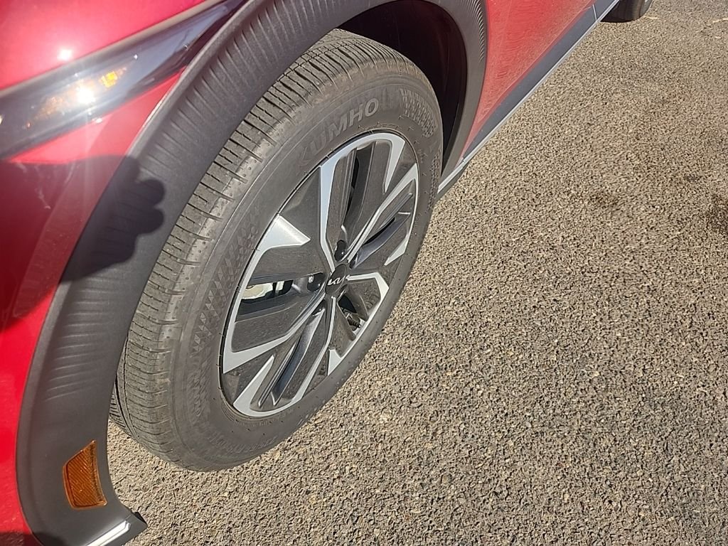 Certified Used 2024 Red Kia Light image 8