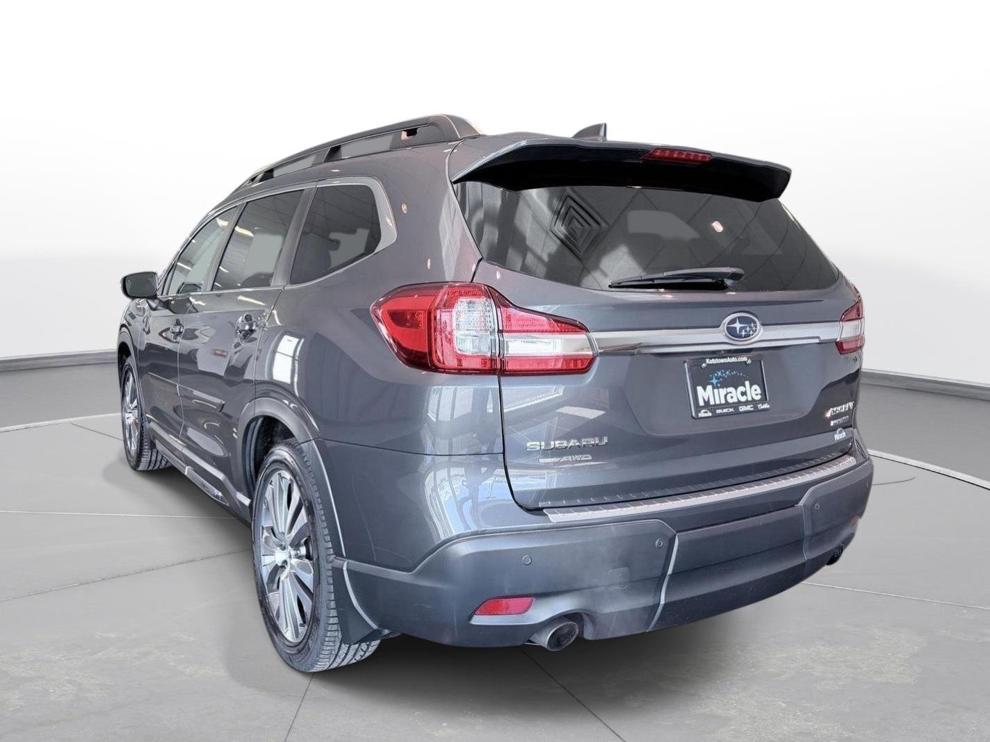 Used 2020 Magnetite Gray Metallic Subaru Limited image 5