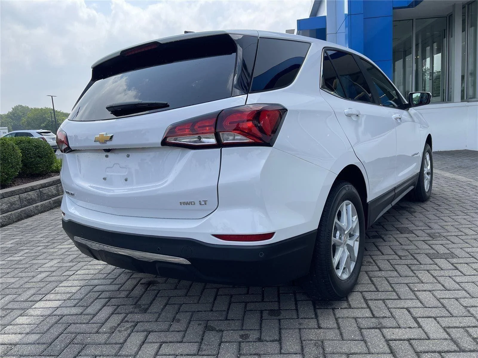 Used 2023 Summit White Chevrolet LT image 5
