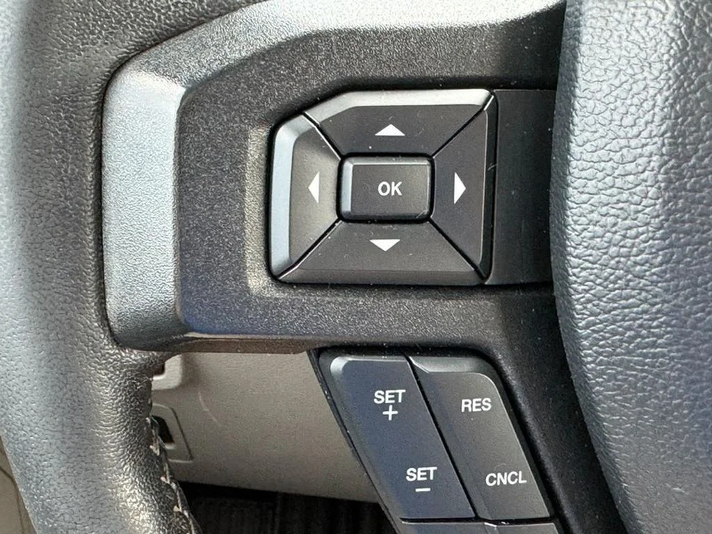 Used 2019 Oxford White Ford XLT image 19