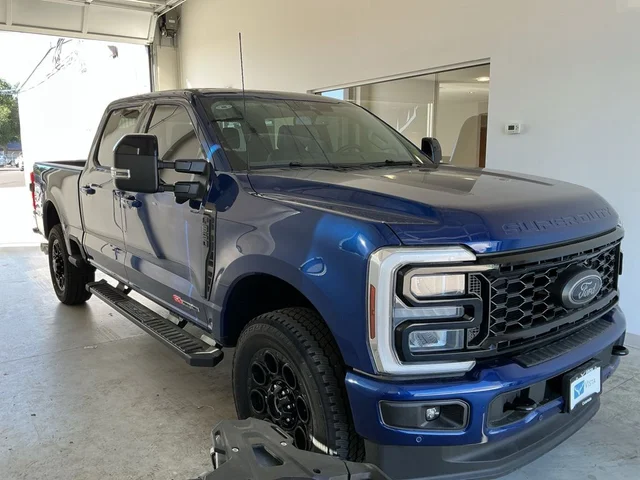 2026 Ford Super Duty F-350® Lariat®