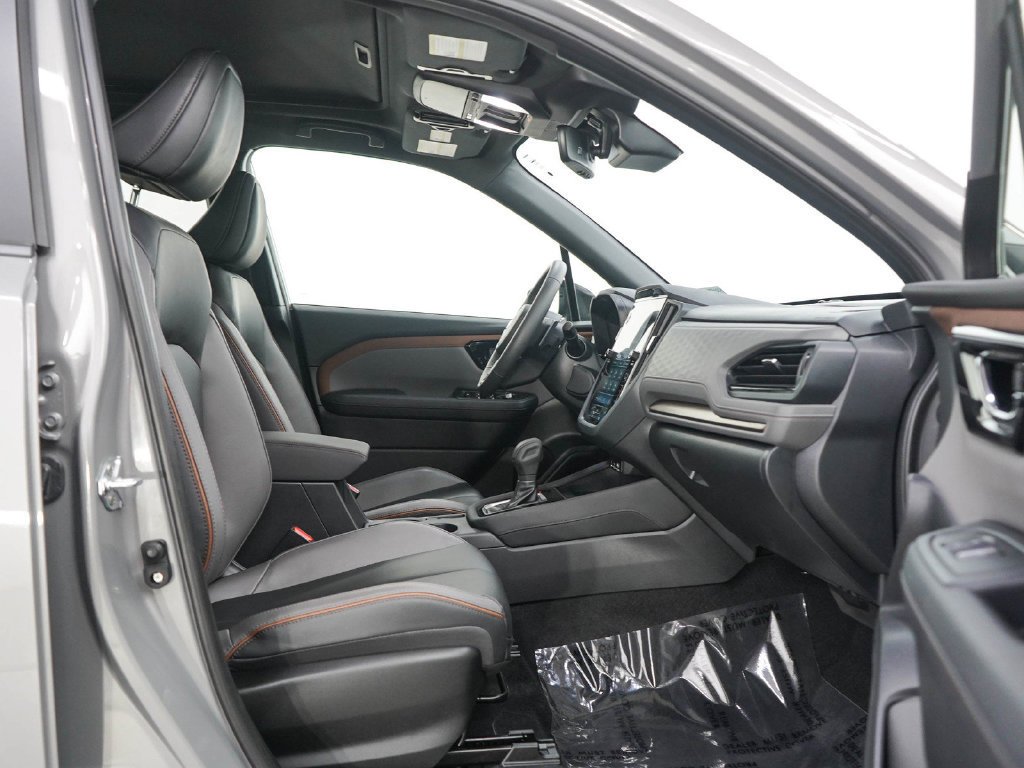 Used 2025 River Rock Pearl Subaru Sport image 11