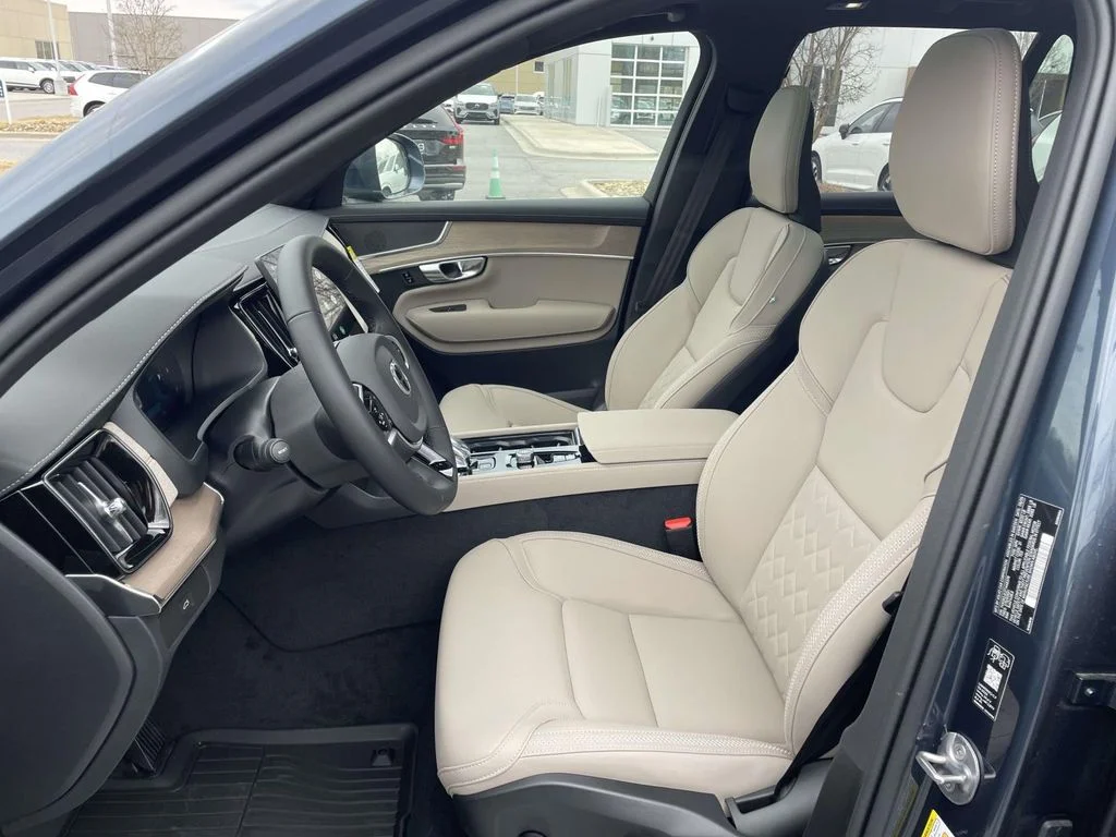 2026 Volvo XC90 Plus - Photo 9