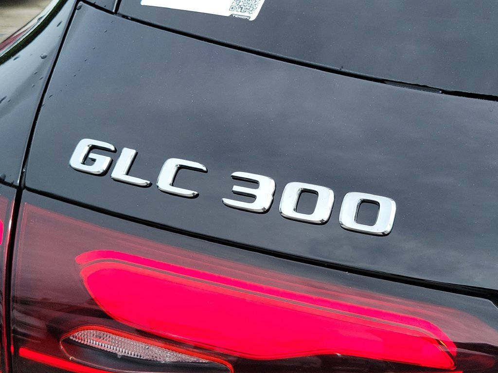 New 2027 Black Mercedes-Benz GLC 300 image 7
