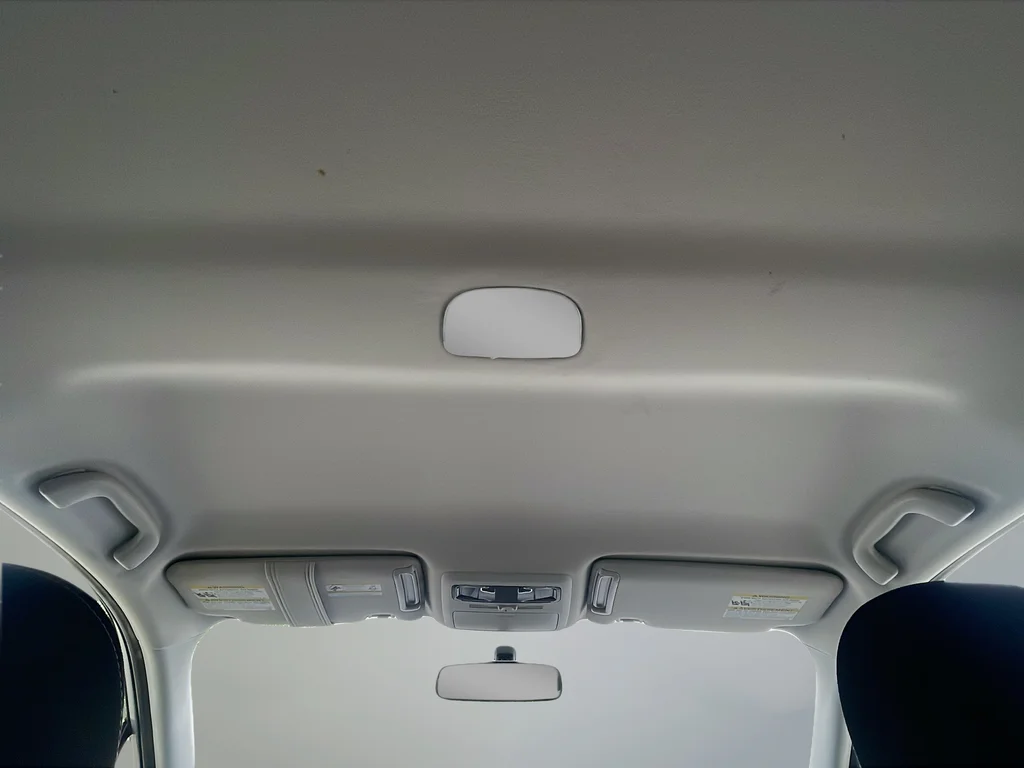 Used 2018 Silver Subaru 2.5i image 19