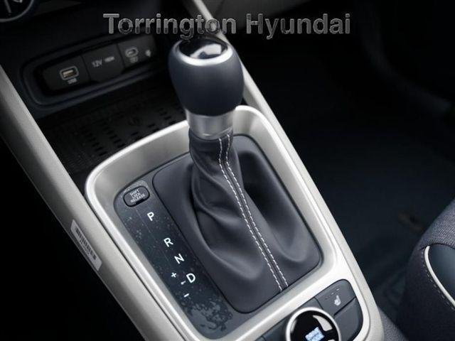 2025 Hyundai Venue Limited - Photo 14