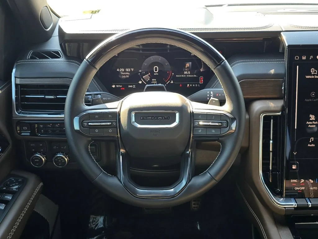 2026 GMC Yukon Denali Ultimate - Photo 13