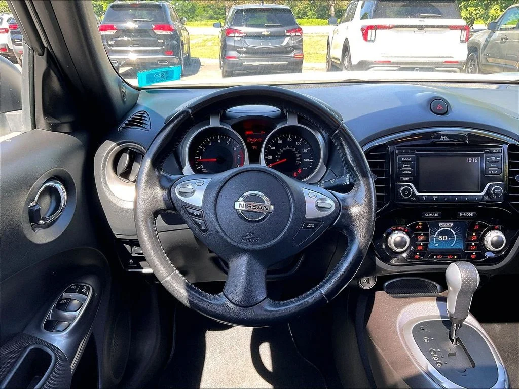 Used 2016 White Nissan SV image 17