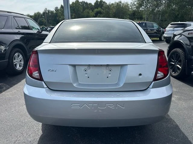 Used 2004 Silver Saturn 2 image 6