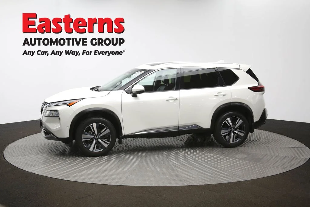 Used 2023 White Nissan SL image 62