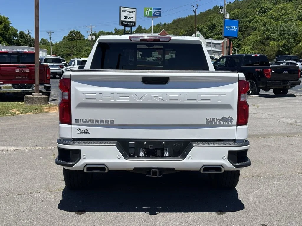 Used 2023 Iridescent Pearl Tricoat Chevrolet High Country image 8