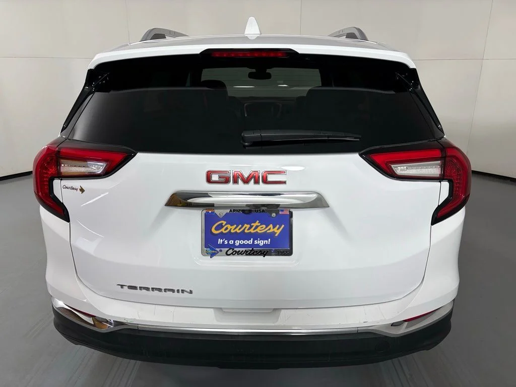 Used 2024 White GMC SLT image 7