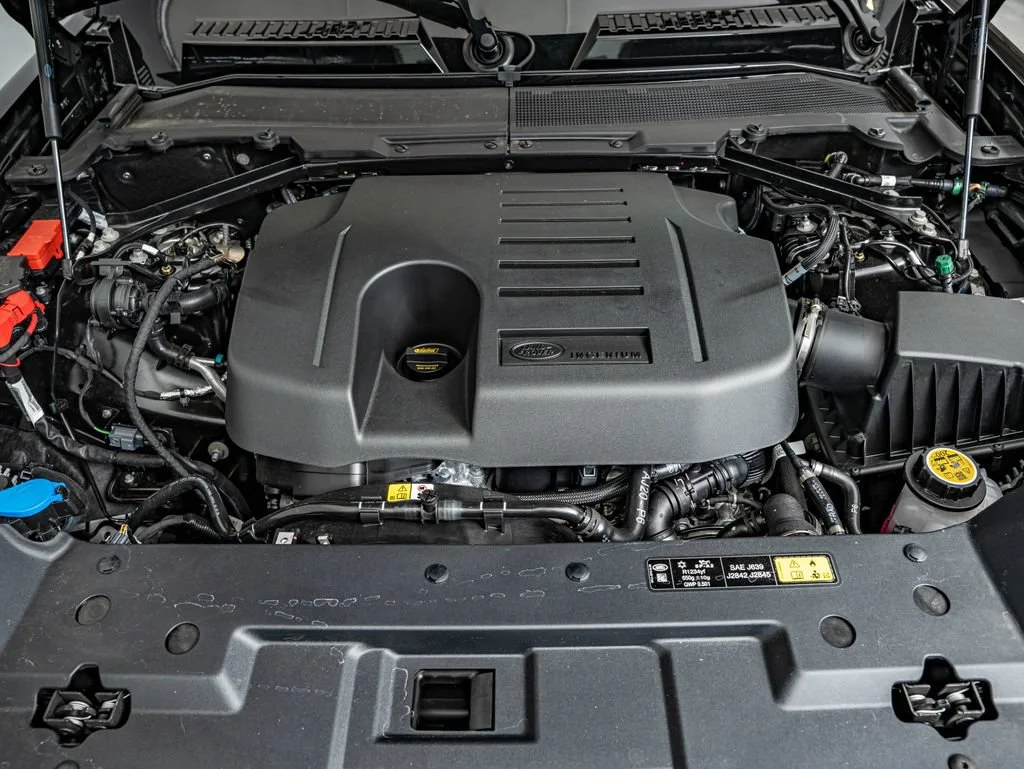 New 2026 Santorini Black Land Rover X-Dynamic SE image 39