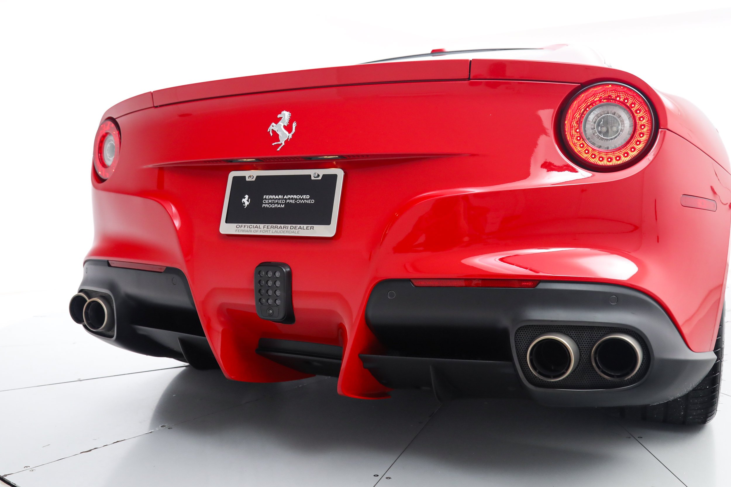 Used 2016 Red Ferrari  image 16