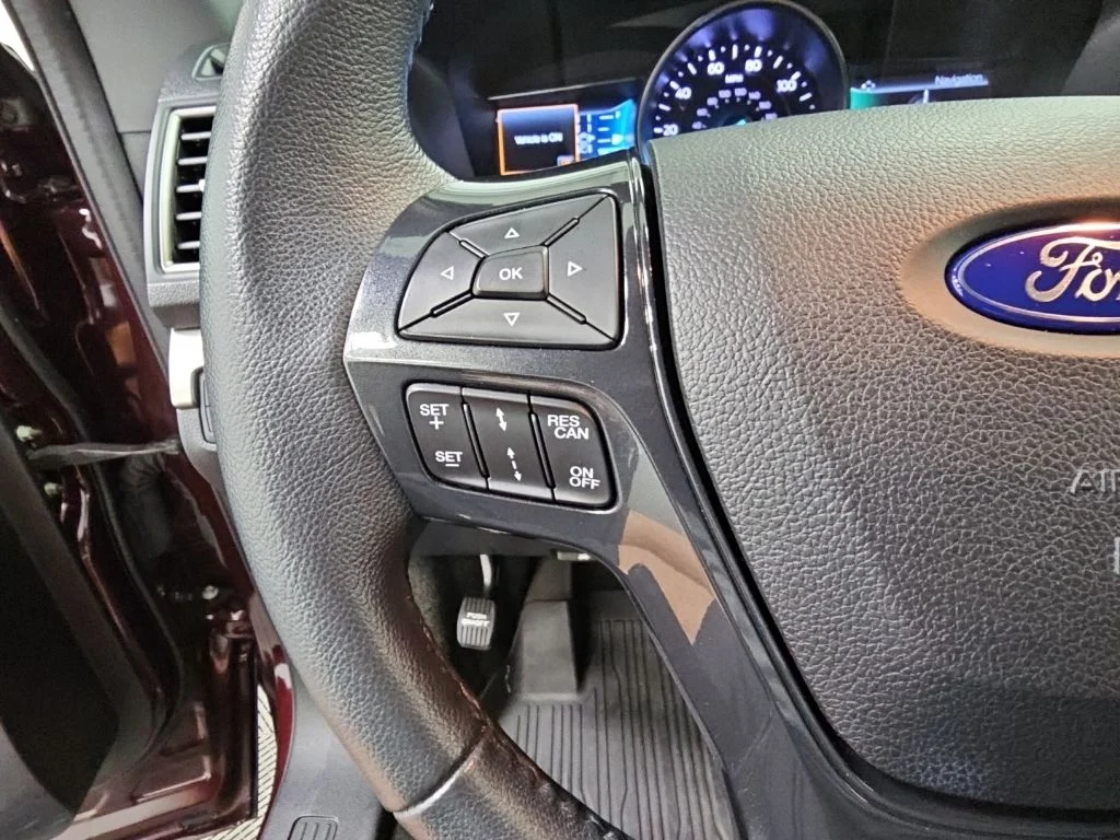 Used 2018 Red Ford XLT image 28