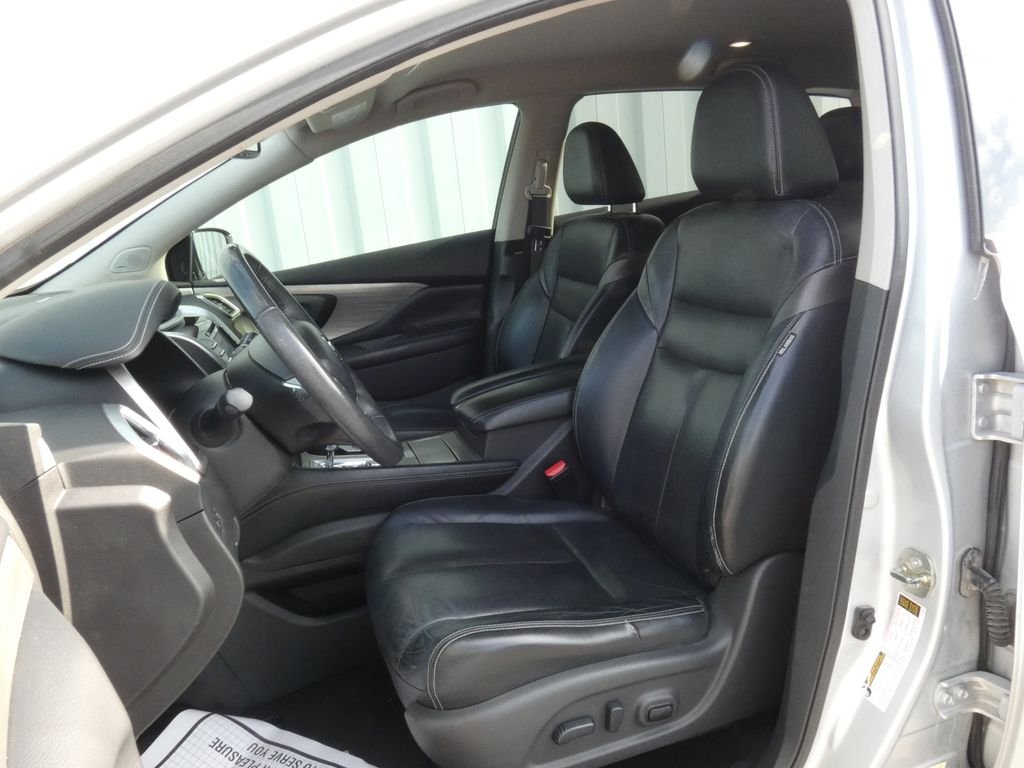 Used 2015 Silver Nissan SL image 5