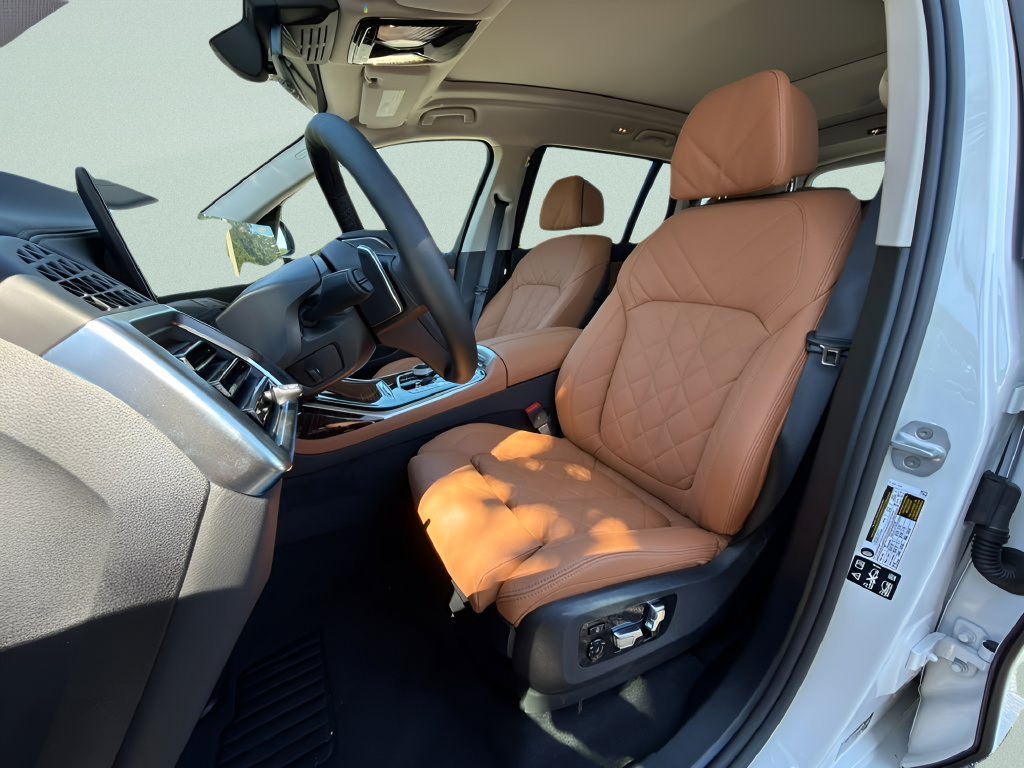 New 2027 Mineral White Metallic BMW xDrive40i image 10