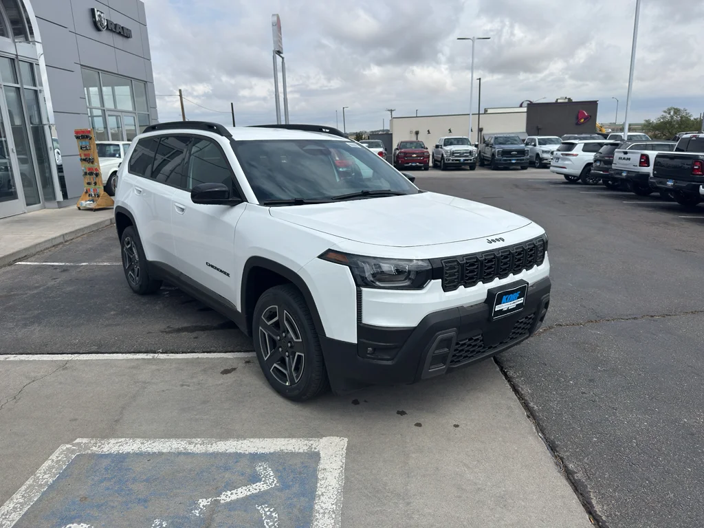 New 2026 Bright White Clear-Coat Exterior Paint Jeep Limited image 7