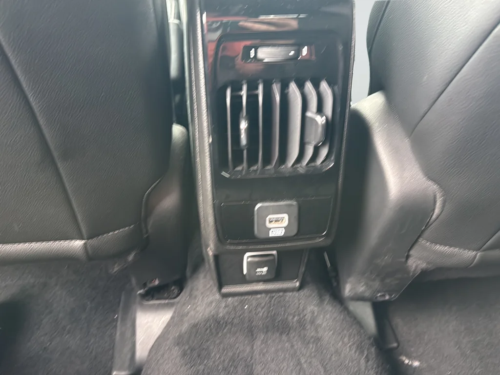 Used 2025 Black Jeep Latitude image 17