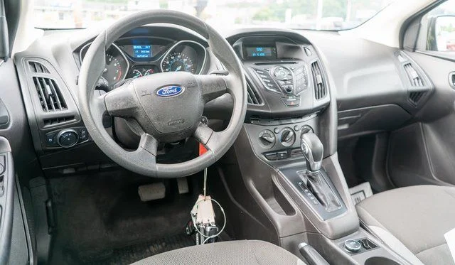 Used 2014 White Ford S image 12
