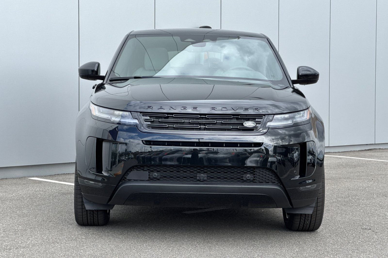 New 2026 Santorini Black Land Rover S image 8