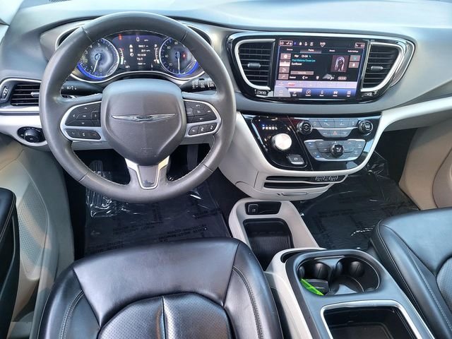 Used 2023 White Chrysler Touring L image 10