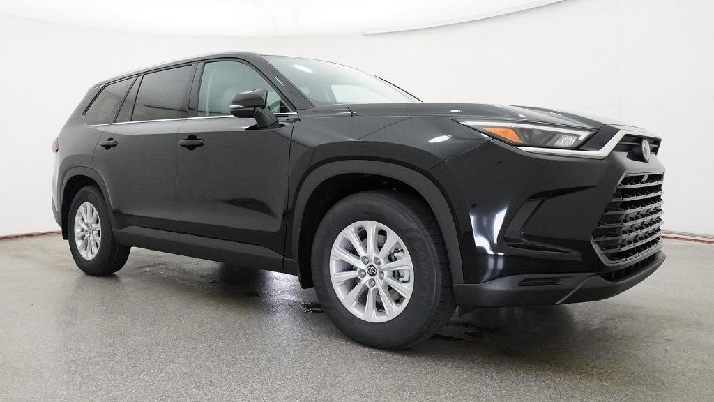 New 2026 Midnight Black Metallic Toyota XLE image 18