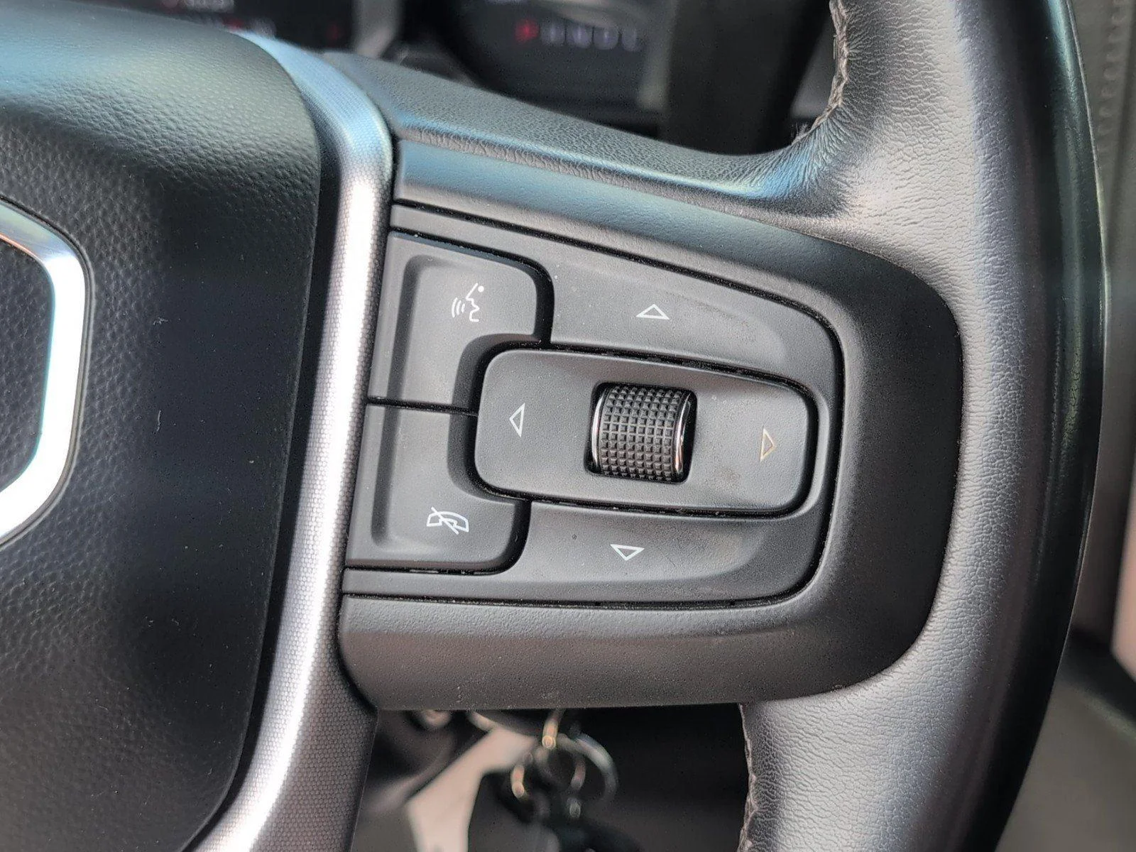 Used 2022 Onyx Black GMC SLE image 28