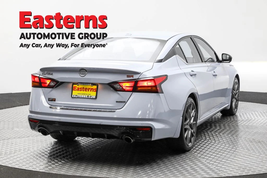 Used 2023 Gray Nissan 2.0 SR image 5