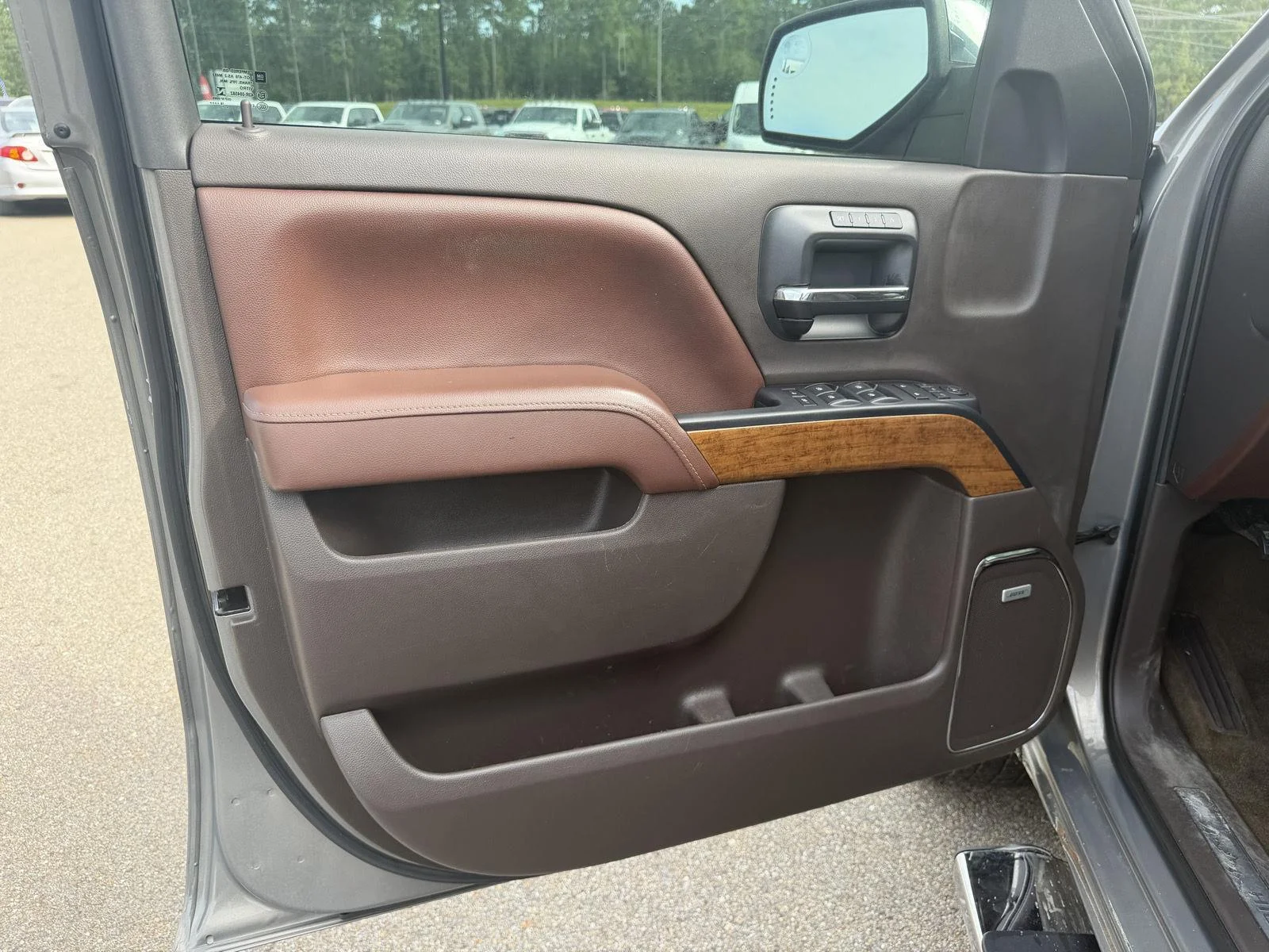 Used 2017 Pepperdust Metallic Chevrolet High Country image 12