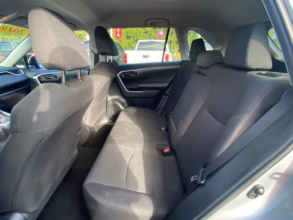 Used 2019 Silver Toyota LE image 7