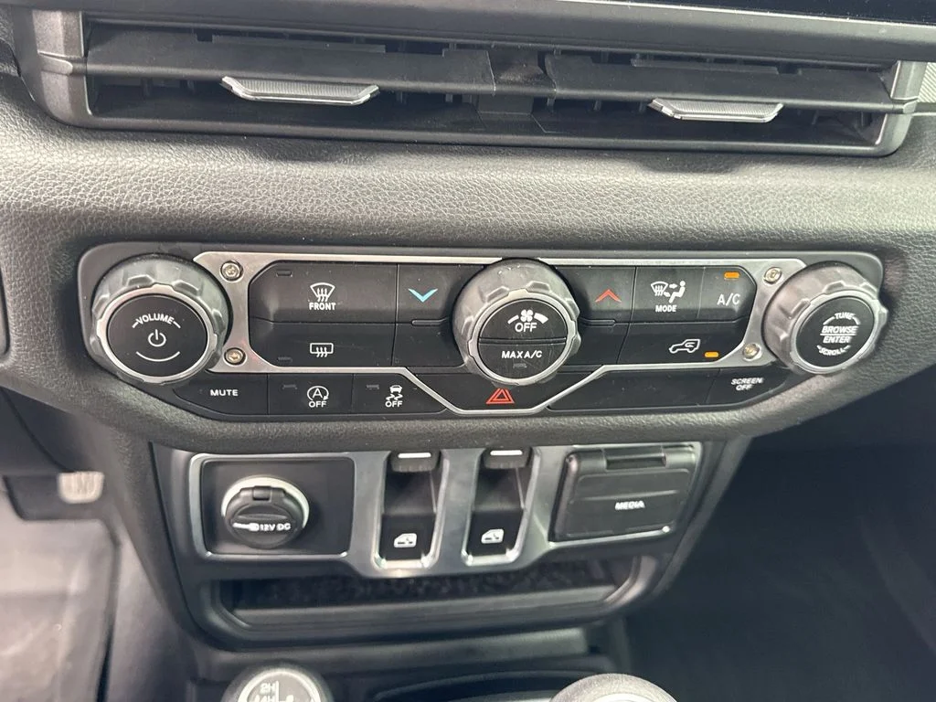 Used 2025 Gray Jeep Sport S image 17
