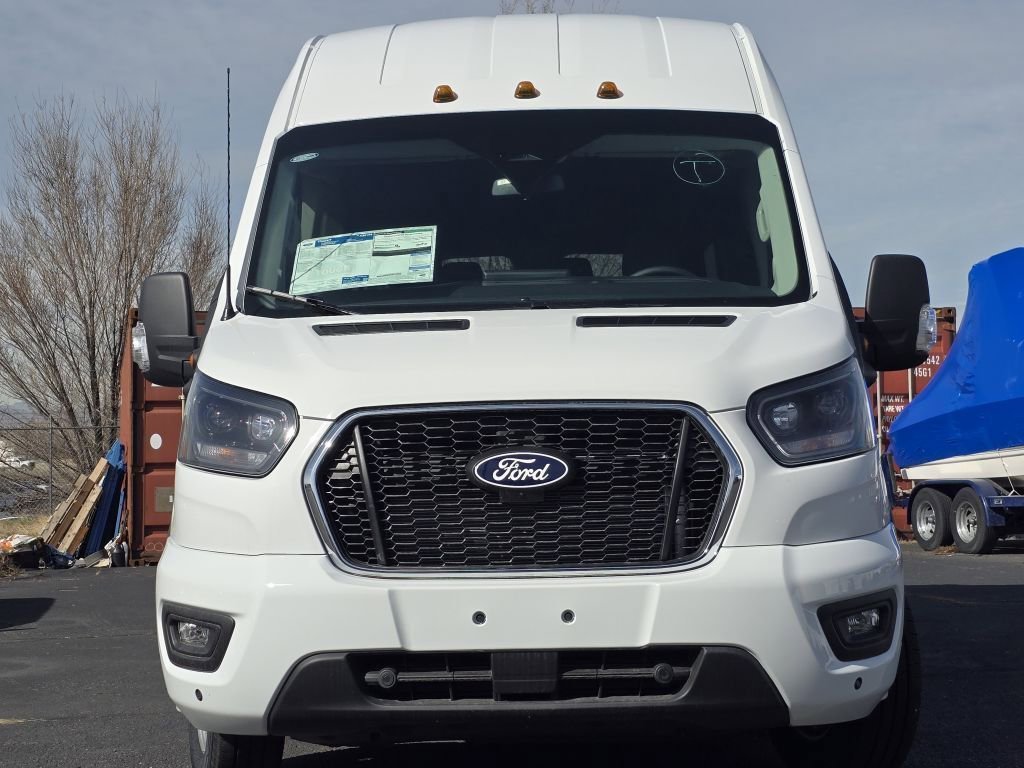 New 2026 Oxford White Ford XLT image 3