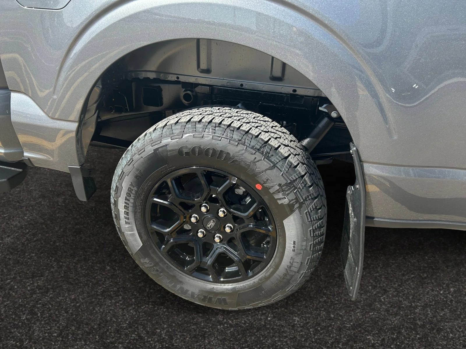 New 2026 Carbonized Grey Metallic Ford XLT image 9