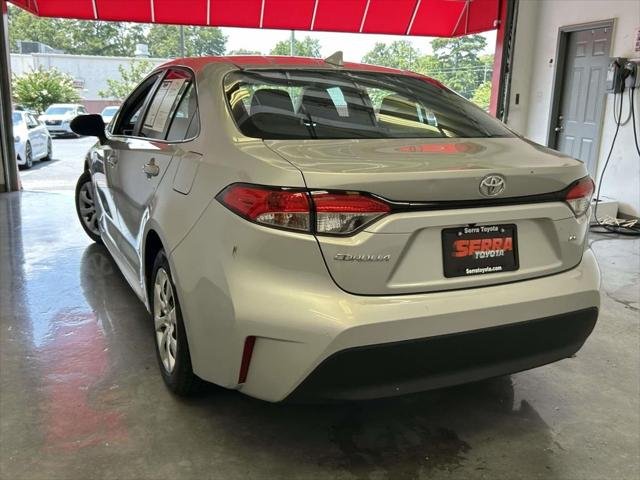 Certified Used 2025 CLASSIC SILVER METALLIC Toyota  image 5