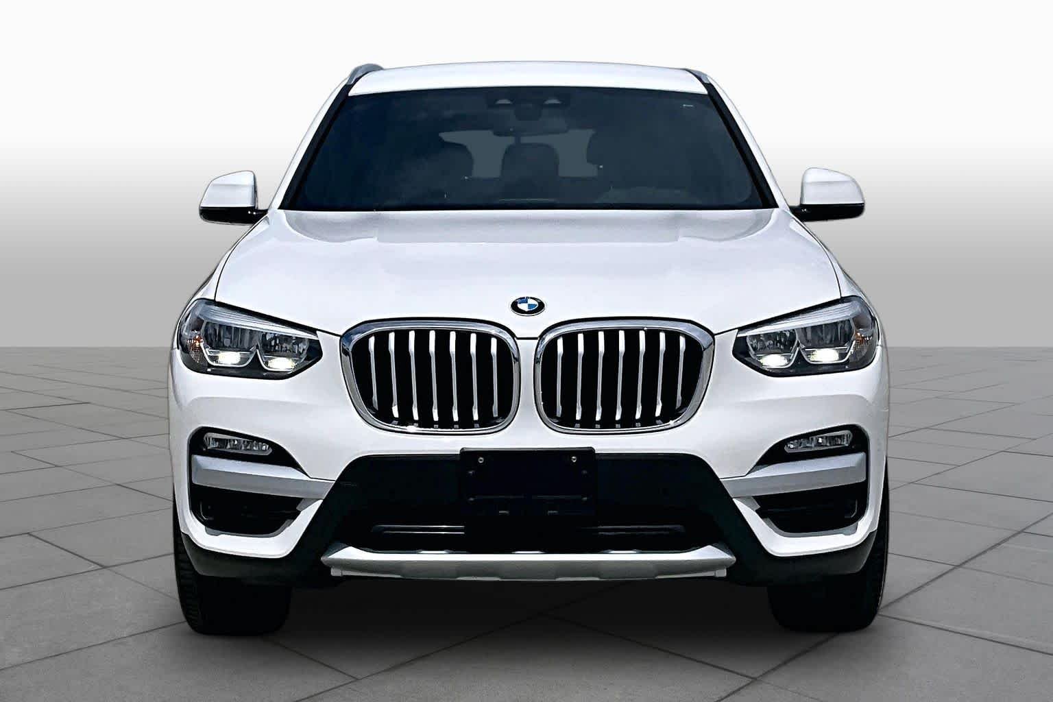 Used 2019 Alpine White BMW sDrive30i image 3