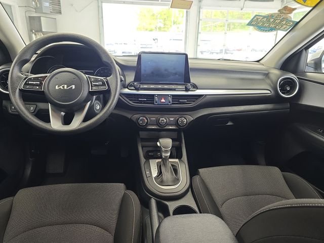 Used 2024 White Kia LXS image 11