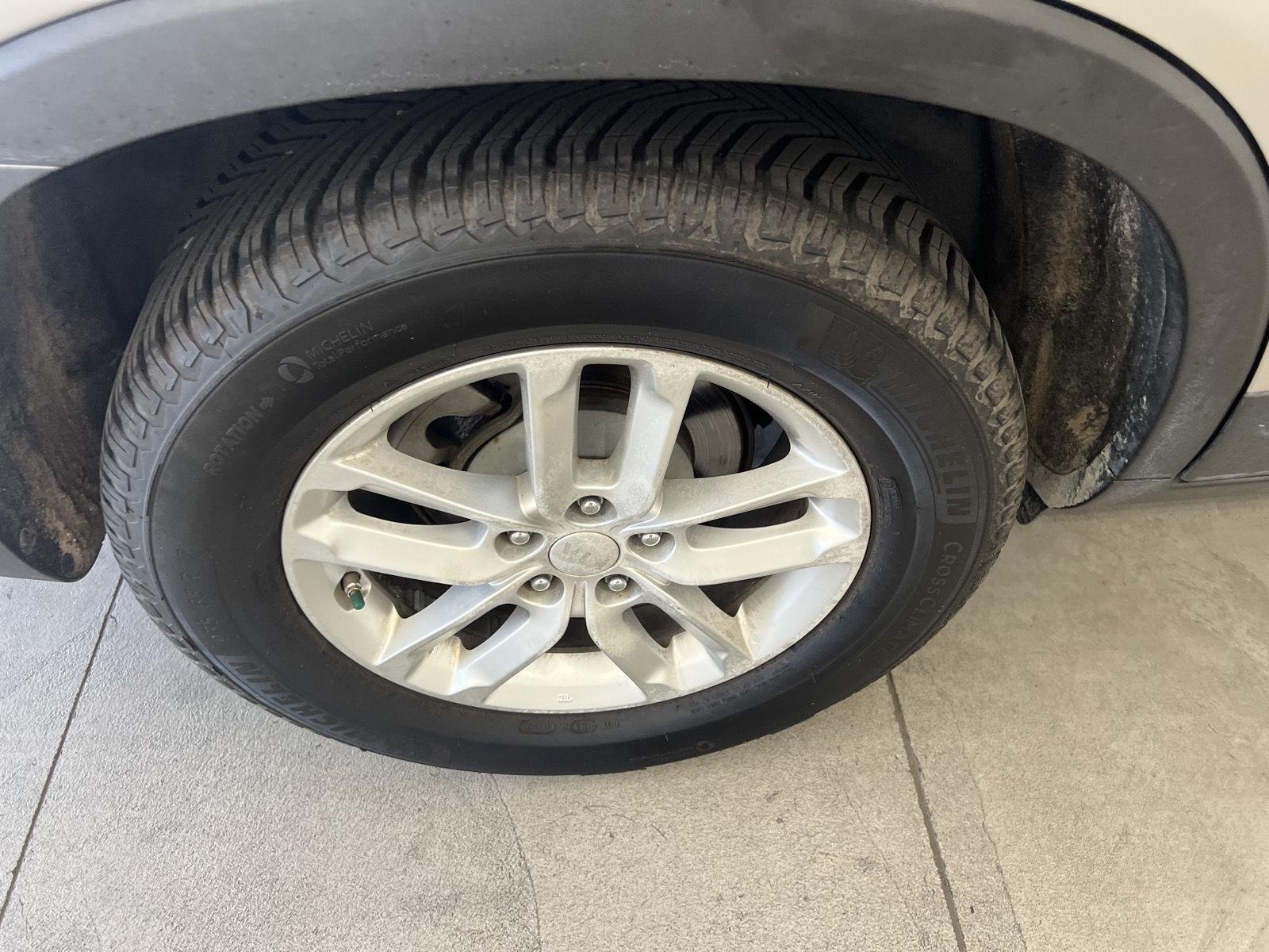 Used 2014 Satin Metal Kia LX image 9