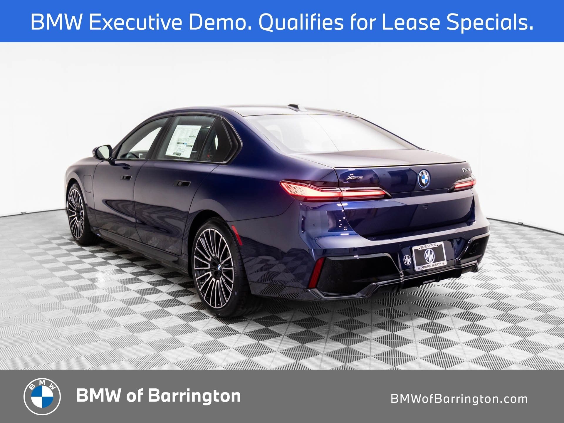 New 2026 Tanzanite Blue II Metallic BMW 750e xDrive image 3